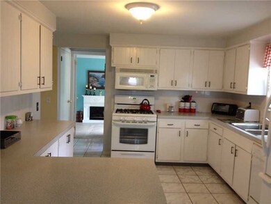 11 Circle Dr, Riverside, RI 02915 - photo 3