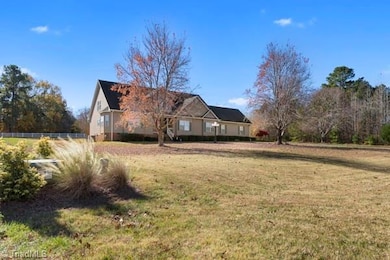 2034 Waterford Pointe Rd, Lexington, NC 27292 - photo 2