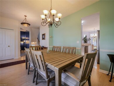 26985 Valeside Ln, Olmsted Falls, OH 44138 - photo 5