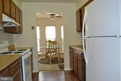 7018 Cipriano Woods Ct, Lanham, MD 20706 - photo 6