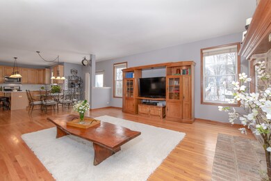 940 Hodge Ln, Batavia, IL 60510 - photo 6