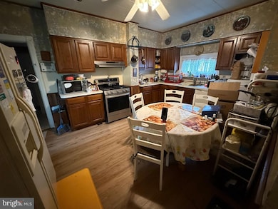 330 Fairview Rd, Crum Lynne, PA 19022 - photo 7