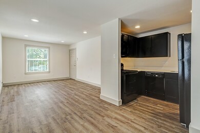 1009 Enid St unit 2, Houston, TX 77009 - photo 5