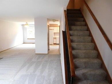 831 Perry Dr, Algonquin, IL 60102 - photo 3