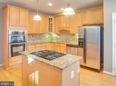 9724 Corbett Cir, Manassas Park, VA 20111 - photo 7