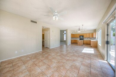 3551SLarkspurWay006