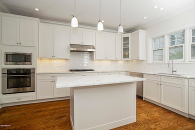 146 E Elm St unit B, Greenwich, CT 06830 - photo 4