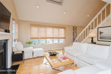 04_1910BeachBlvd_165_LivingRoom_HiRes