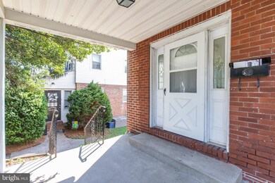 220 W Marshall Rd, Lansdowne, PA 19050 - photo 3