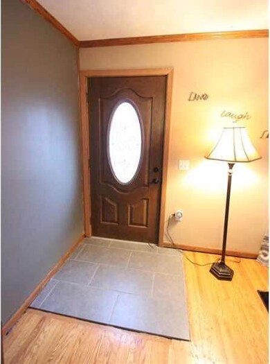 1304 Moll St, North Tonawanda, NY 14120 - photo 3