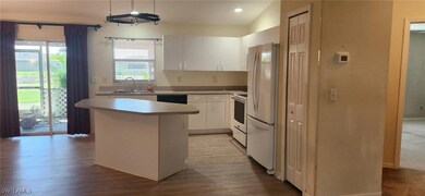 850 Woodridge Cir, Fort Myers, FL 33913 - photo 4