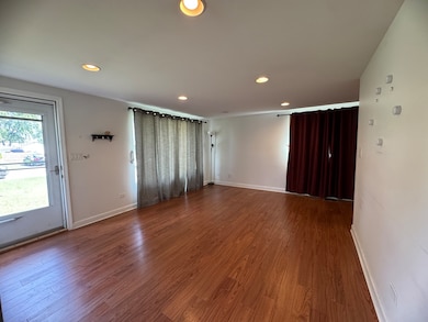 4049 W 89th Place, Hometown, IL 60456 - photo 3