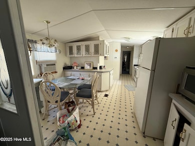 4A77EC21-C06B-4204-ACFF-1BD6B65EC392