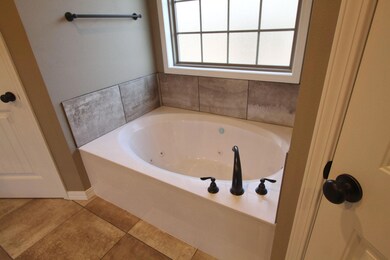 852 E Weldon Dr, Nixa, MO 65714 - photo 4