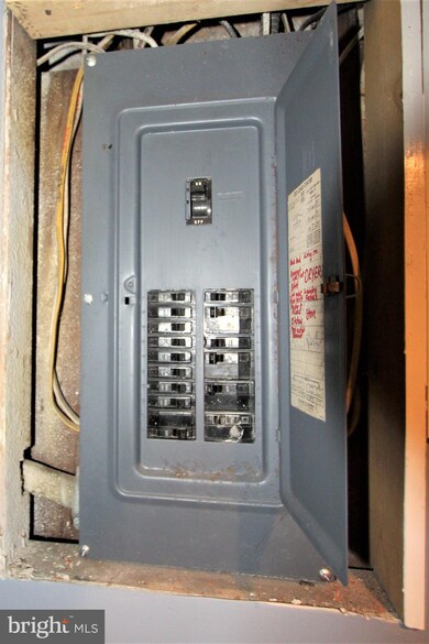 3315 Fairfield St, Reading, PA 19605 - photo 7