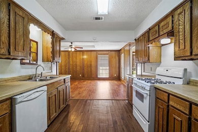 215 E Pritchard unit 217, Blue Ridge, TX 75424 - photo 6