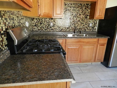 2 Knadler Dr, Latham, NY 12110 - photo 4