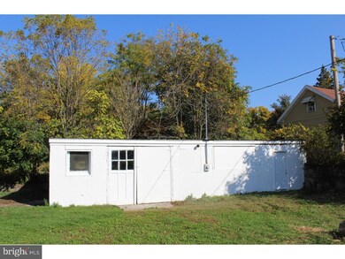 1117 Mount Laurel Ave, Temple, PA 19560 - photo 2