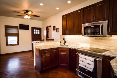 615 North St, Cambridge, NE 69022 - photo 6