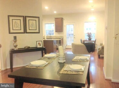 25116 Sweet Myrtle Square, Aldie, VA 20105 - photo 4