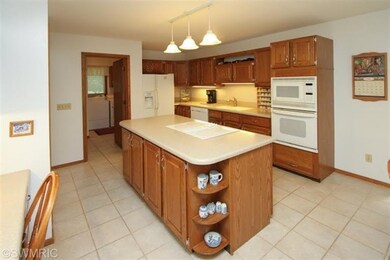 5655 Swallow Ave, Kalamazoo, MI 49009 - photo 2