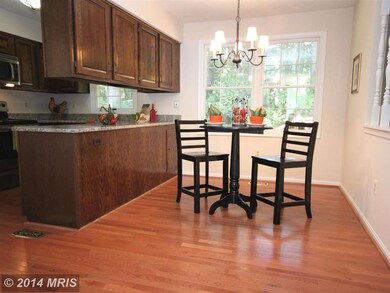 5902 Oakland Park Dr, Burke, VA 22015 - photo 4