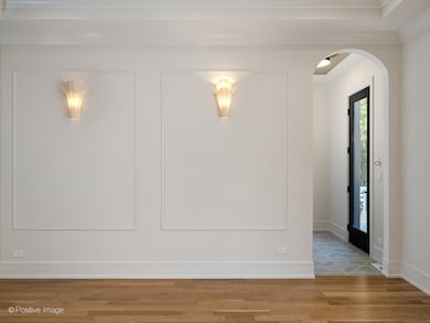 2214 W Oakdale Ave, Chicago, IL 60618 - photo 4