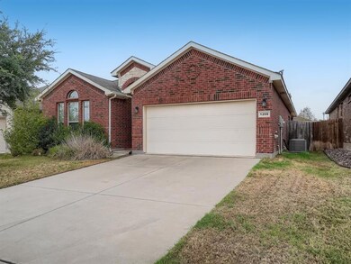 1208 Ashley Dr, Weatherford, TX 76087 - photo 2