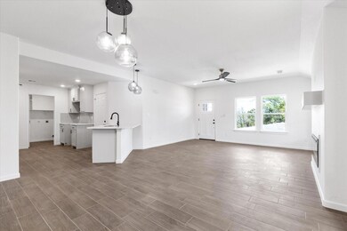 2410 Fox Ct, Granbury, TX 76048 - photo 5