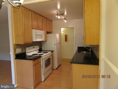 2236 Castle Rock Square unit 2B, Reston, VA 20191 - photo 4