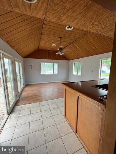 709 Chesapeake Dr, Stevensville, MD 21666 - photo 4