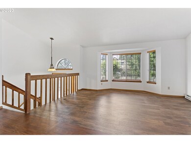 Living Room/Entrance