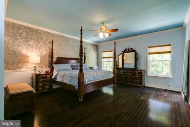 12638 Heron Ridge Dr, Fairfax, VA 22030 - photo 4