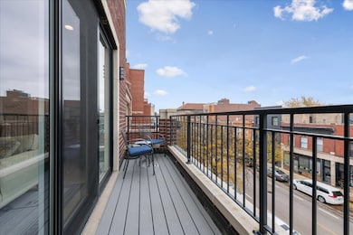 1922 W Belmont Ave unit 3, Chicago, IL 60657 - photo 3