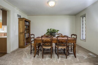 FORMAL DINNING ROOM