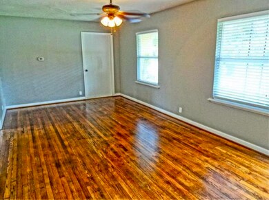 1401 Glourie Dr, Houston, TX 77055 - photo 6