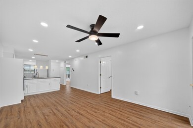 1516 Bay Area Blvd unit R4, Houston, TX 77058 - photo 7