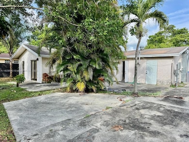 1484 SW 47th Terrace, Fort Lauderdale, FL 33317 - photo 2
