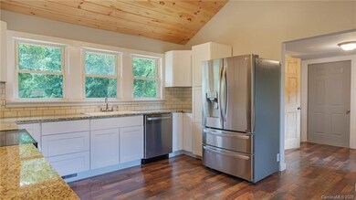 Stainless steel appliances, granite countertops, g