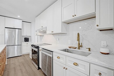 Galt Towers Condominium unit 10C, Fort Lauderdale, FL 33308 - photo 5