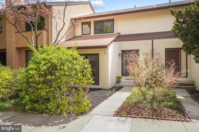 5685 Vantage Point Rd, Columbia, MD 21044 - photo 2