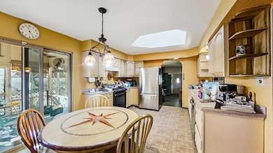 317 Hillandale Ave, Belen, NM 87002 - photo 7