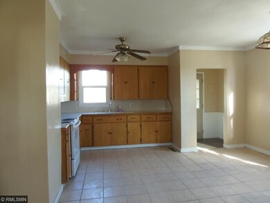 BIG SPACIOUS EAT IN KITCHEN WITH TILED FLOORS