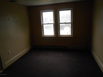 921 Rear Pittston Ave Apt 5 Ave, Scranton, PA 18505 - photo 4