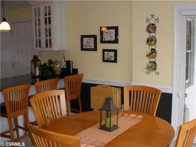 Breakfast Nook - Doors to Tuscan Patio for Outdoor