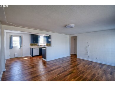 823 SW 5th St, Pendleton, OR 97801 - photo 4