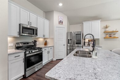 720 Autumn Lake Ln, Magnolia, TX 77354 - photo 3