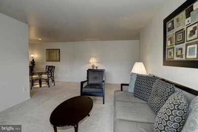 19933 Appledowre Cir, Germantown, MD 20876 - photo 5