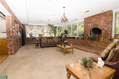 309 Pinegrove Dr, Pineville, LA 71360 - photo 2