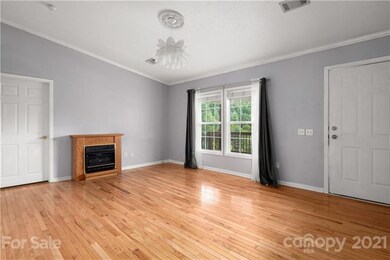 MAIN LIVING ROOM